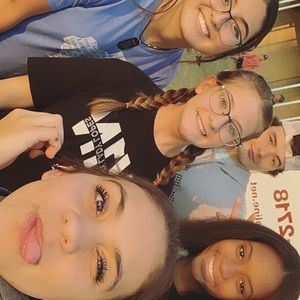 Meet your Posher, Addi